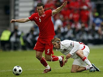 Эпизод матча Швейцария - Чехия. Фото (c)AFP