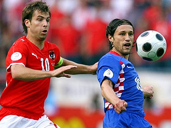 Эпизод матча Австрия - Хорватия. Фото (c)AFP