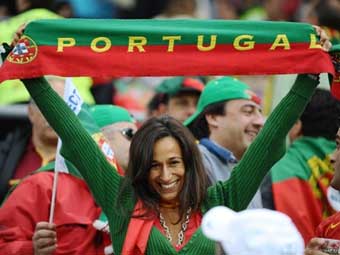 Болельщица сборной Португалии. Фото (c)AFP