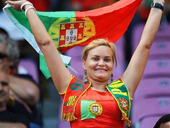 Болельщица сборной Португалии. Фото (c)AFP