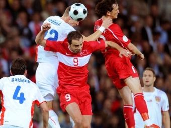 Эпизод матча Турция - Чехия. Фото (c)AFP