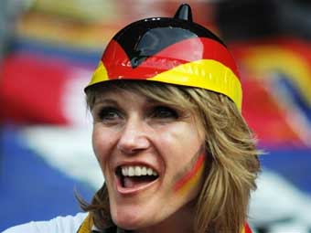 Болельщица сборной Германии. Фото (c)AFP