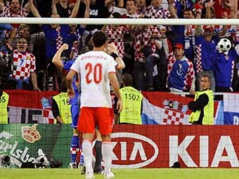 Атака на ворота Польши, Артур Боруц пропускает гол. Фото (c)AFP