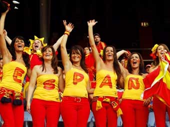 Болельщицы сборной Испании. Фото (c)AFP
